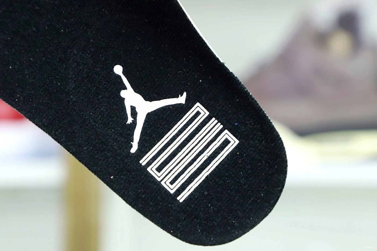 LOW LEGEND BLUE JORDAN 11 RETRO AIR 0831